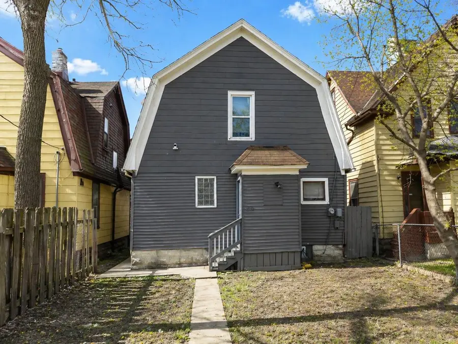 1514 W Burleigh St, Milwaukee, WI 53206 - #2