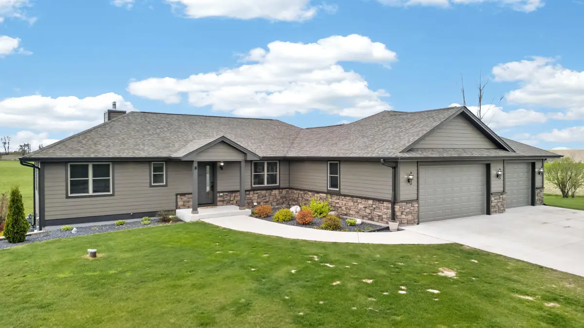 W5791 Prairie View Dr, Sherman, WI 53075 - #1