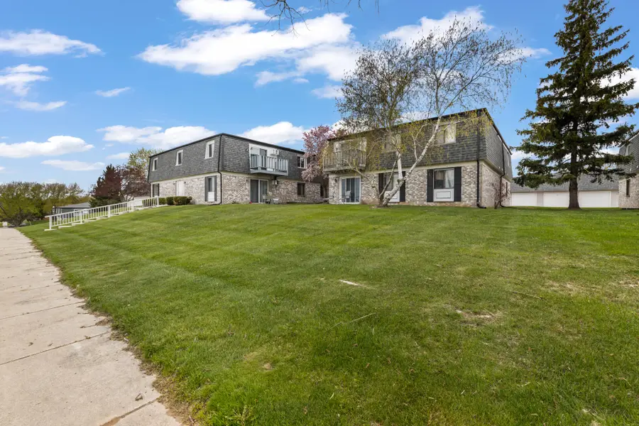 1700 Creek Rd, West Bend, WI 53090 - #2