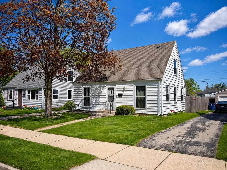 2205 Hayes Ave, Racine, WI 53405 - #2