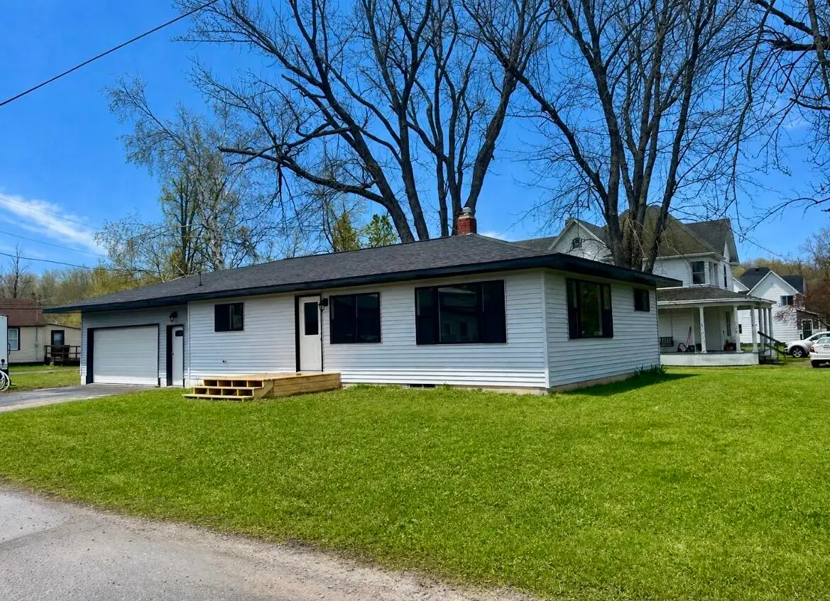 1786 Oconto Ave, Wabeno, WI 54566 - #1