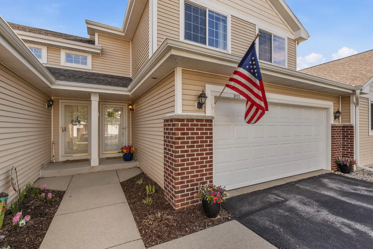 852 Ashley Ave, Port Washington, WI 53074 - #1