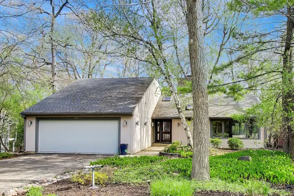 99 Saint Adrews Trl, Fontana, WI 53125