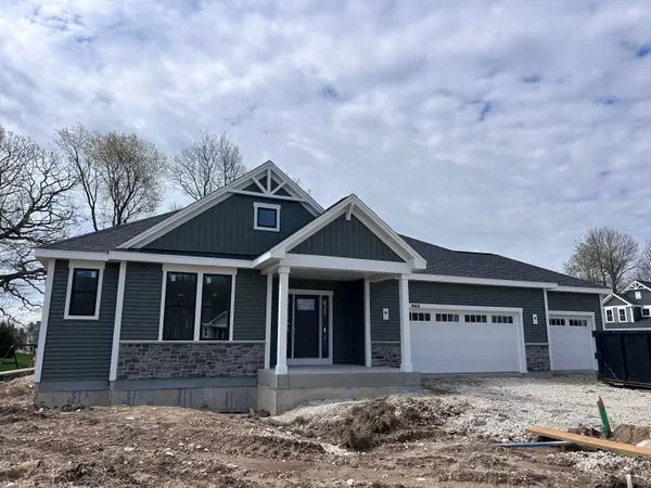 1733 Palmer Ct, Hartford, WI 53027