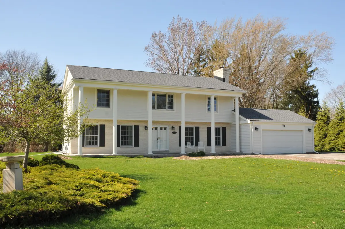 15200 Briaridge Ct, Elm Grove, WI 53122 - #1