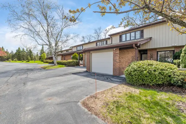 12808 N Colony Dr, Mequon, WI 53097