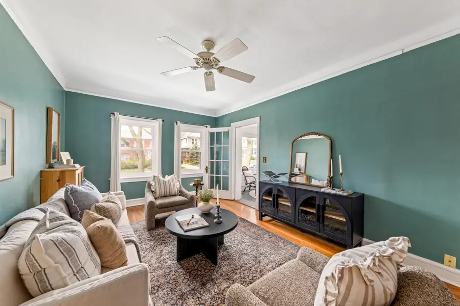 2572 N Prospect Ave, Milwaukee, WI 53211 - #3