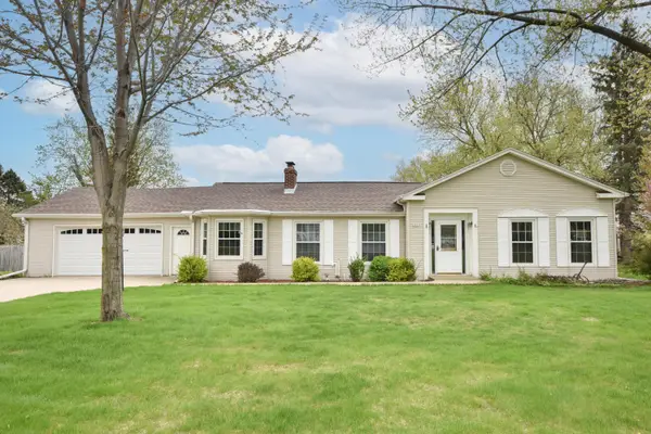 2073 E Sumner St, Hartford, WI 53027