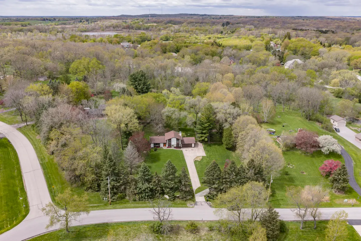 W296N575 Bryn Dr, Delafield, WI 53188 - #1