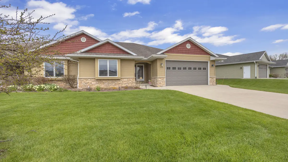 4103 Spring Ct, Sheboygan, WI 53083 - #1