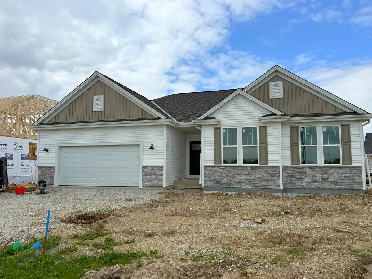 3708 Bishops Cap Dr, Caledonia, WI 53126 - #1