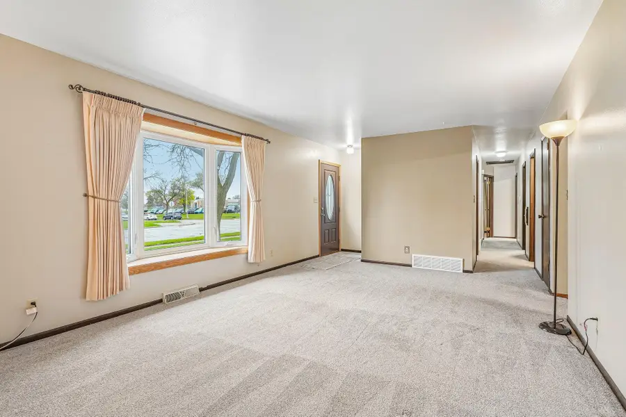 11830 W Florist Ave, Milwaukee, WI 53225 - #2