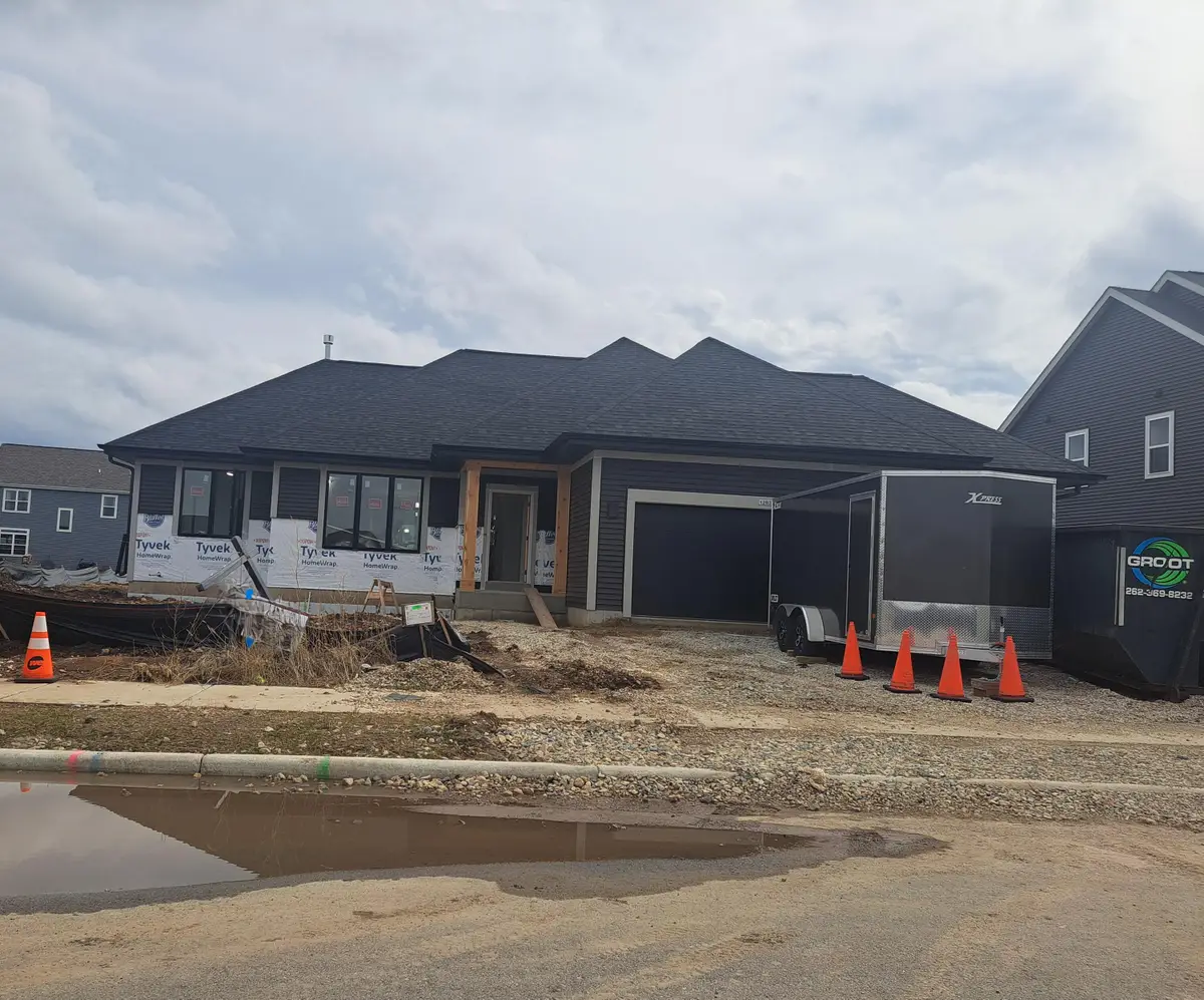 1283 Wild Rye Ln, Oconomowoc, WI 53066 - #1