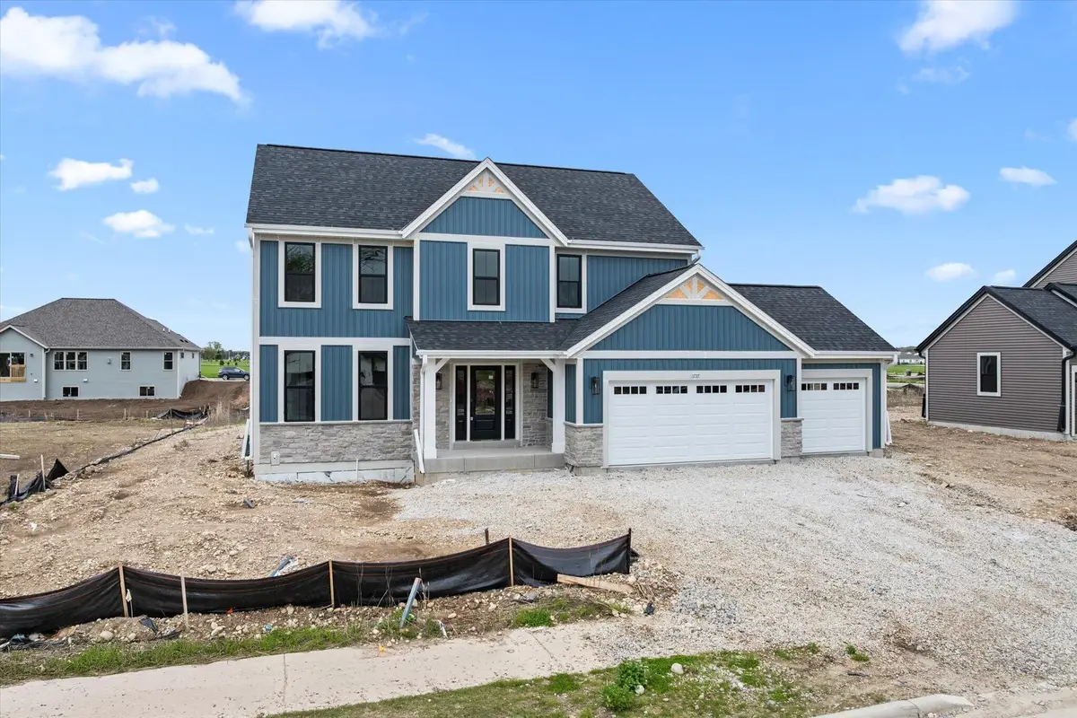 1737 Hammock Ln, Oconomowoc, WI 53066 - #1