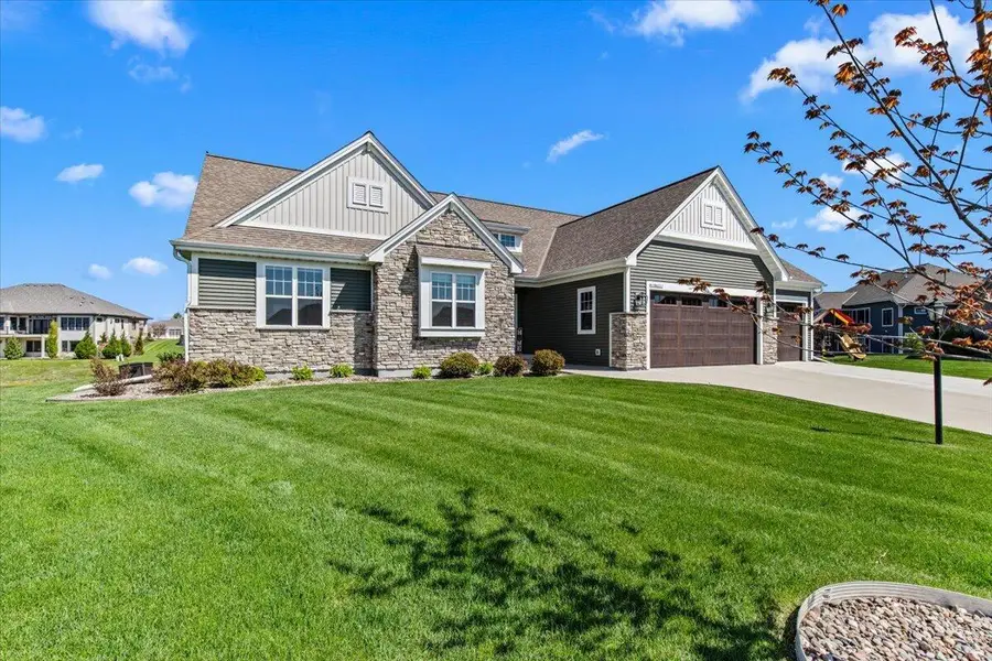 W158N6711 Tamarack Trl, Menomonee Falls, WI 53051 - #3