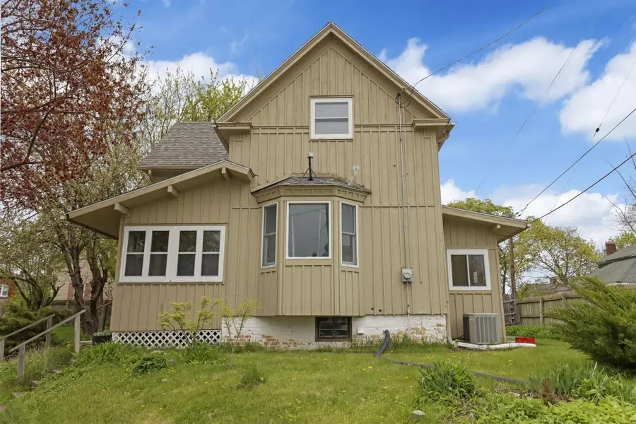 907 Chicago St, Racine, WI 53405 - #3