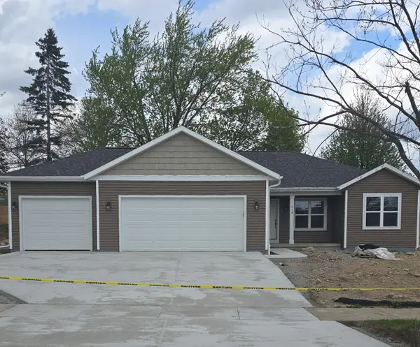 418 Village Ln, Ripon, WI 54971