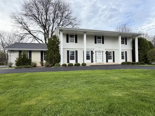1100 W Duchess Ct, Bayside, WI 53217
