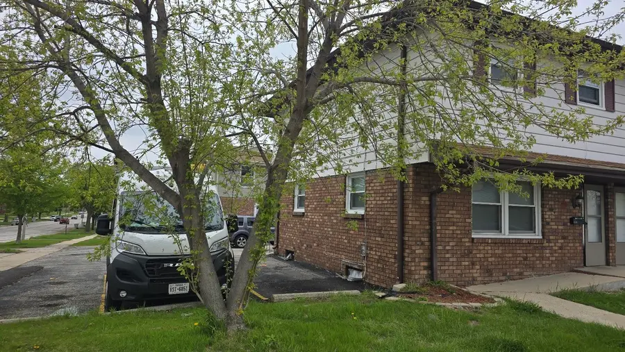 8324 W Morgan Ave, Milwaukee, WI 53220 - #2
