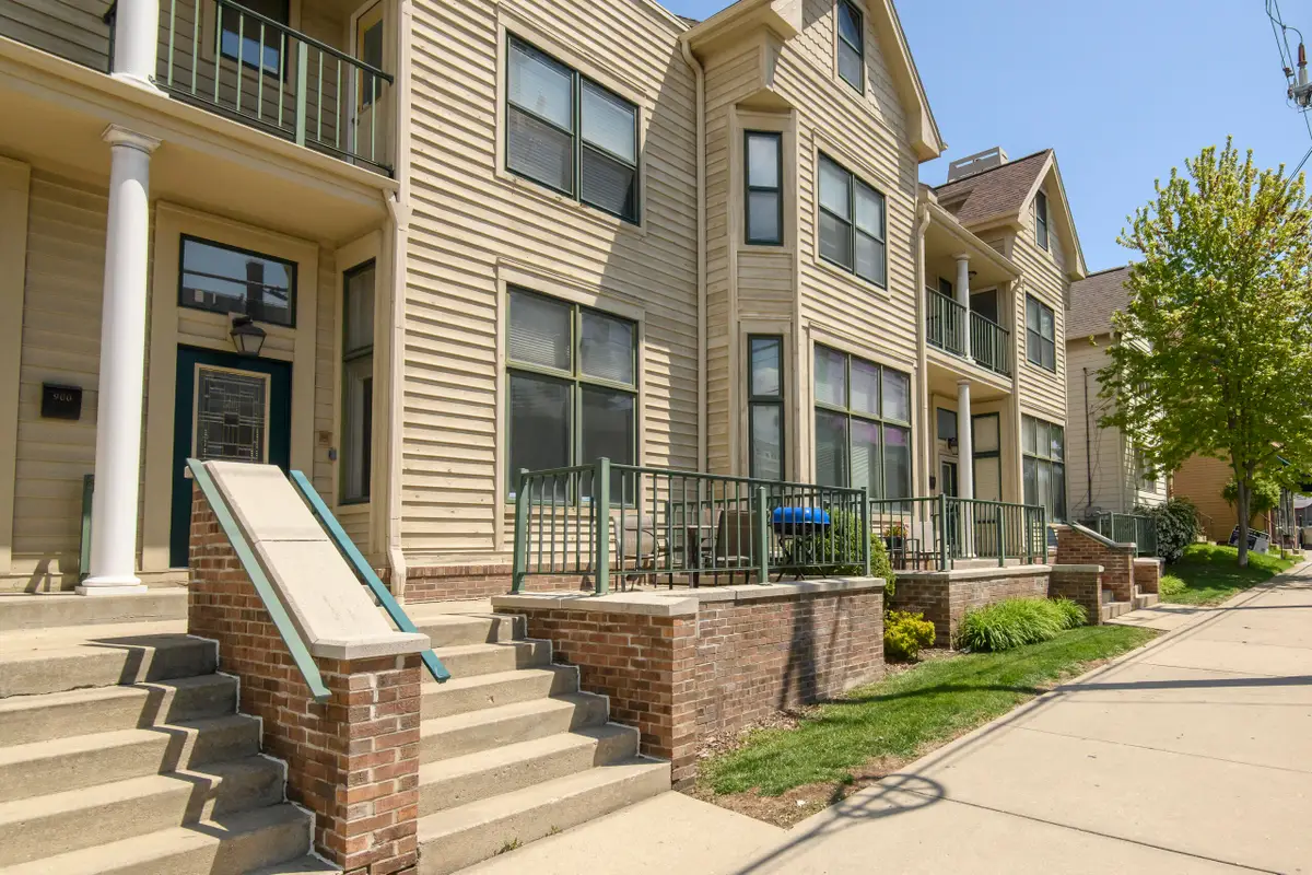 902 E Brady St, Milwaukee, WI 53202 - #1