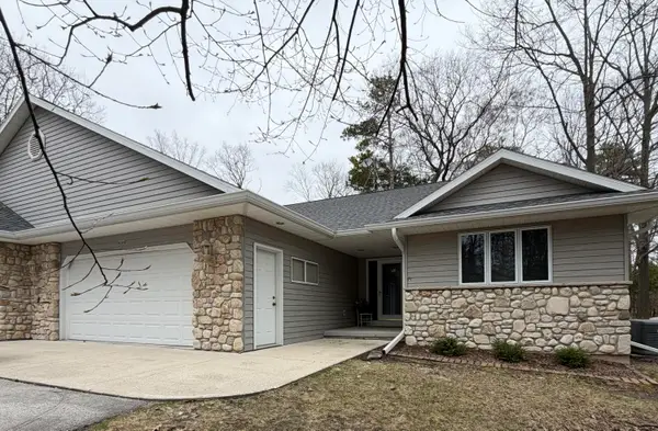 8086 E Oaks Dr, Baileys Harbor, WI 54202