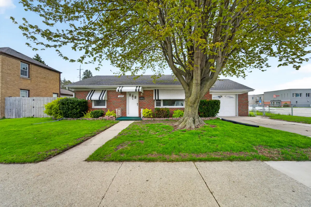 2919 Drexel Ave, Racine, WI 53403 - #1