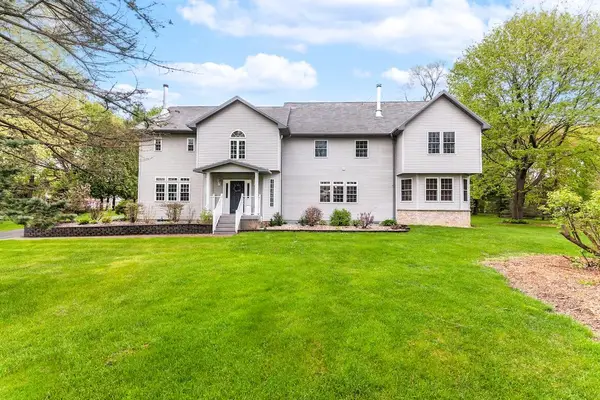W329N4072 Lakeland Dr, Nashotah, WI 53058