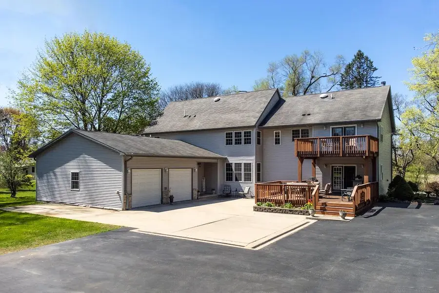 W329N4072 Lakeland Dr, Nashotah, WI 53058 - #2