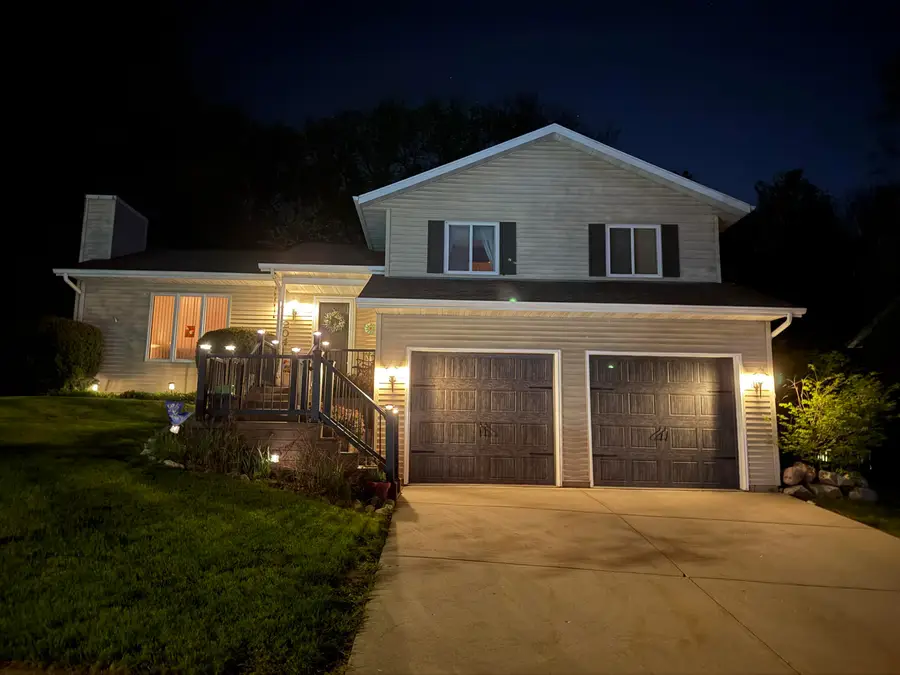 204 Cambridge Ave, Waukesha, WI 53188 - #2