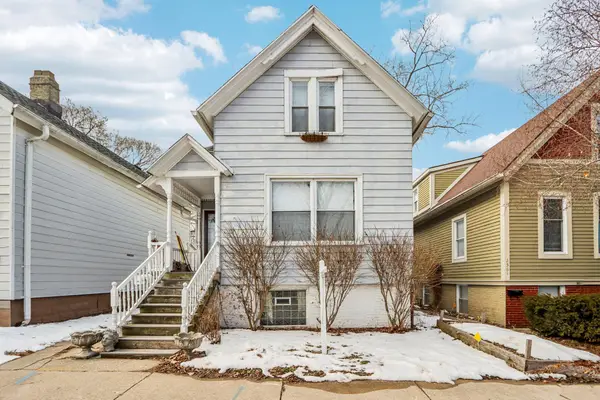 2557 N Gordon Pl, Milwaukee, WI 53212