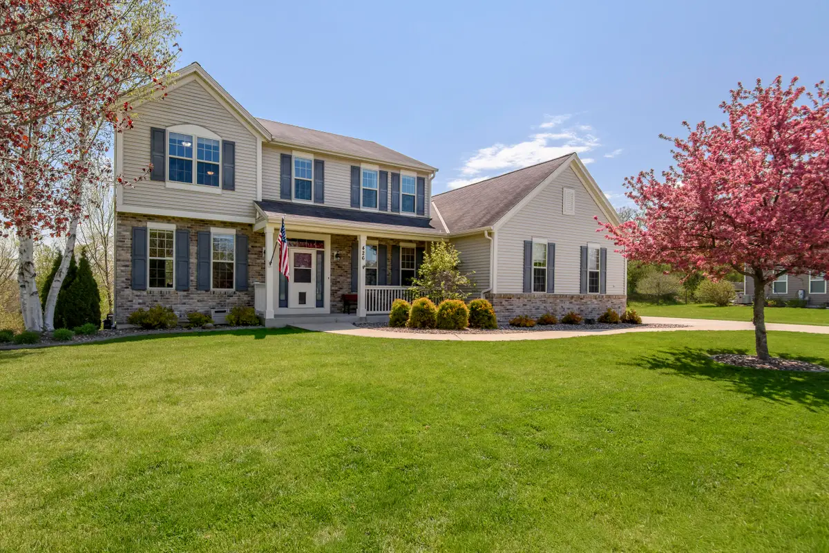 426 Augusta Dr, Mukwonago, WI 53149 - #1