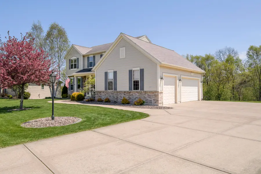 426 Augusta Dr, Mukwonago, WI 53149 - #2