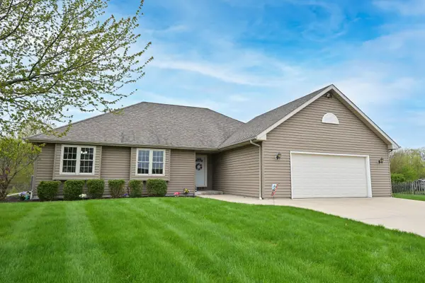 9225 Auburn Ct, Mount Pleasant, WI 53406