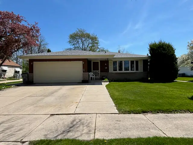 5354 S 8th St, Milwaukee, WI 53221 - #1