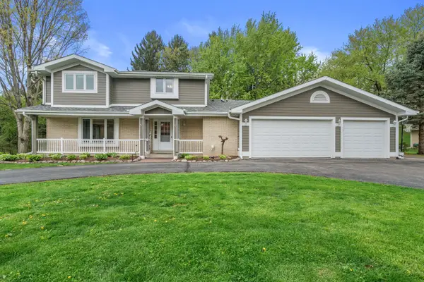 N51W35827 Hillcrest Ct, Oconomowoc, WI 53066