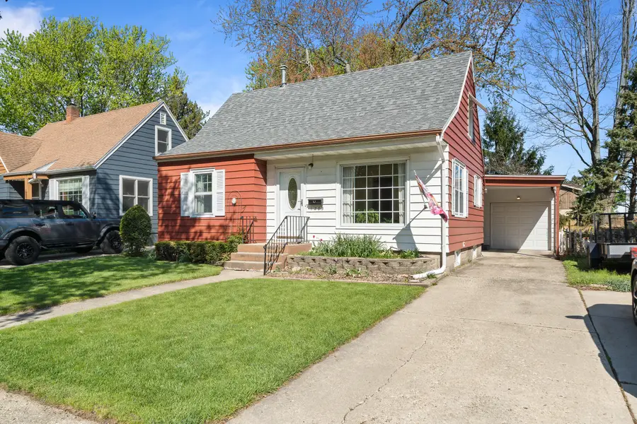 1205 Barnes St, Delavan, WI 53115 - #2