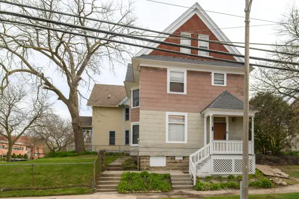 107 W Brown St, Milwaukee, WI 53212
