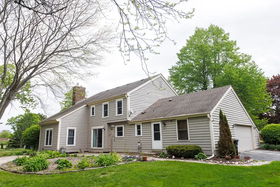 3 Birchwood Ct, Wind Point, WI 53402 - #3