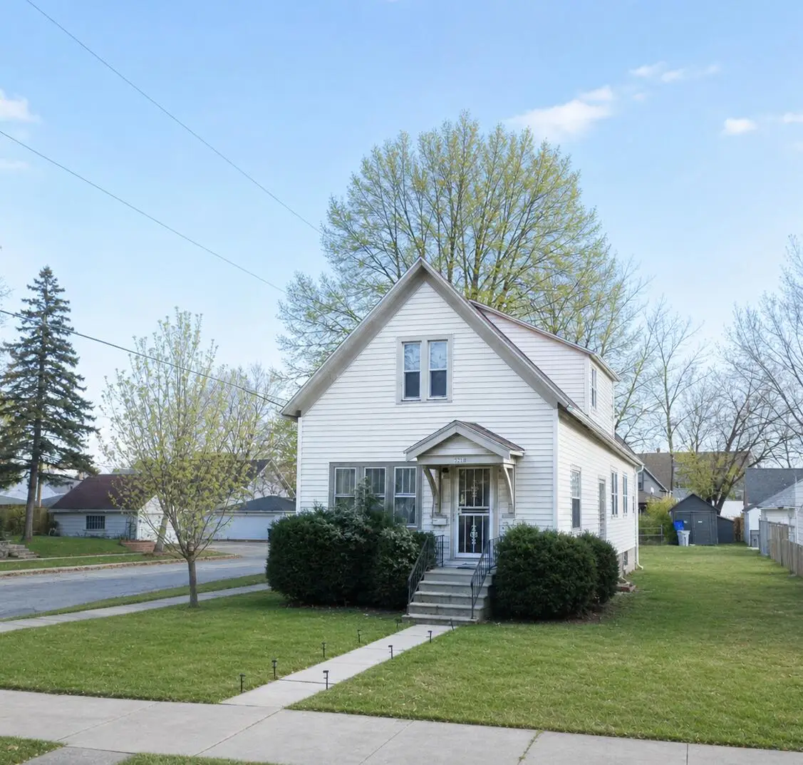 5278 N 34th St, Milwaukee, WI 53209 - #1