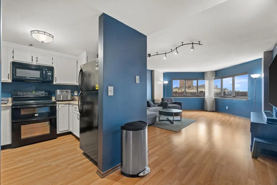 1633 N Prospect Ave, Milwaukee, WI 53202 - #2