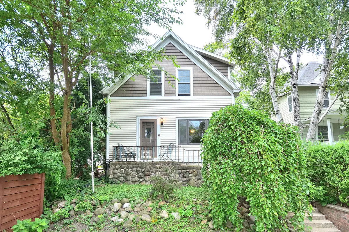 2823 S Delaware Ave, Milwaukee, WI 53207 - #1