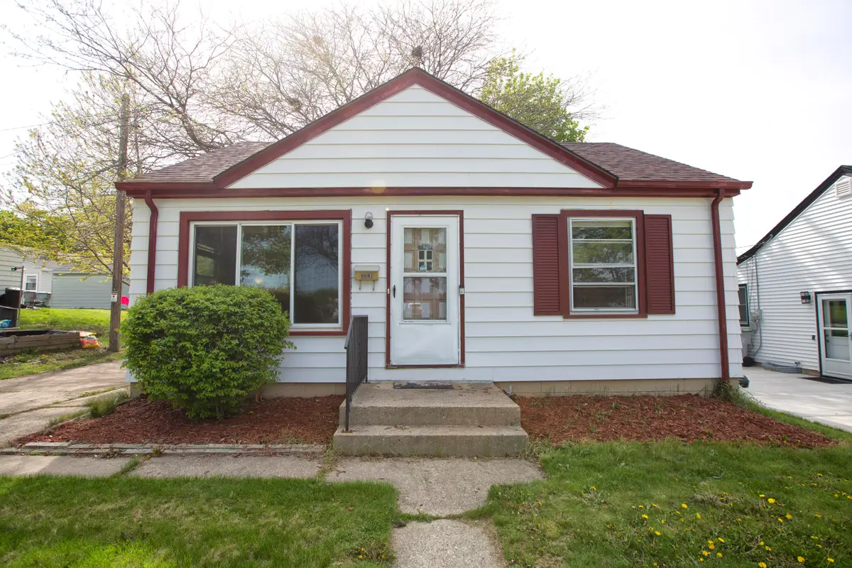 3559 S 1st Pl, Milwaukee, WI 53207 - #1