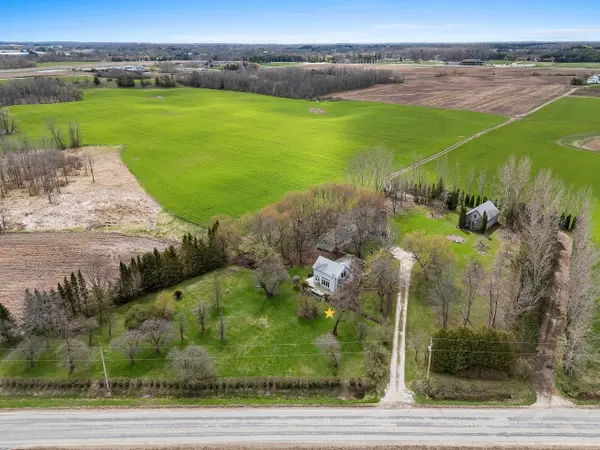 7047 W Custer St, Manitowoc, WI 54220