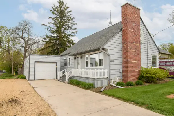 208 Wright St, Waukesha, WI 53186
