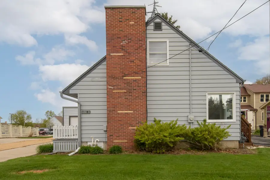 208 Wright St, Waukesha, WI 53186 - #2