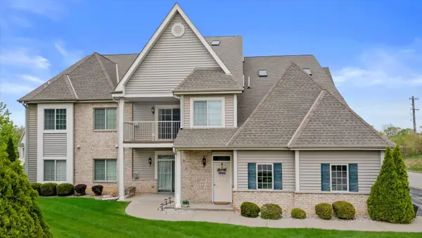 1351 Rose Ct, Waukesha, WI 53186