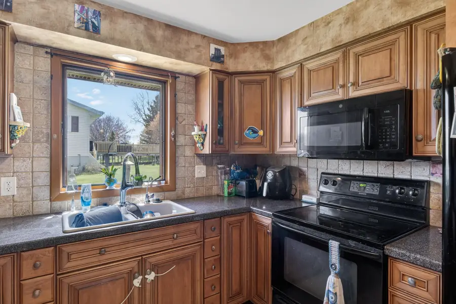 823 Tyler Rd, Howards Grove, WI 53083 - #3