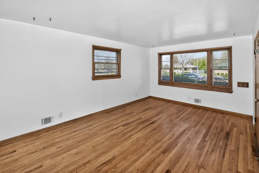 10117 W Cleveland Ave, West Allis, WI 53227 - #2