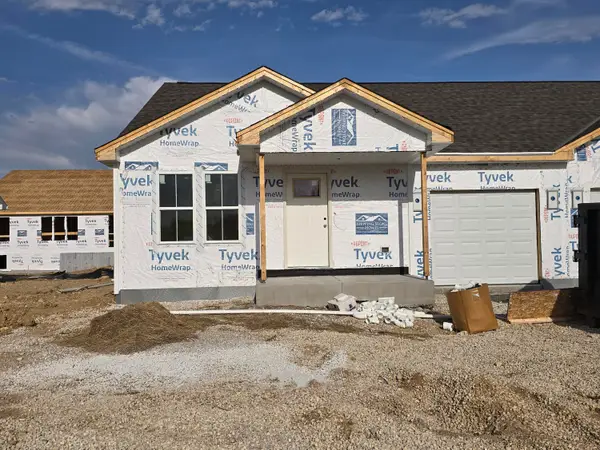 630 Harvest Ln, Hartford, WI 53027