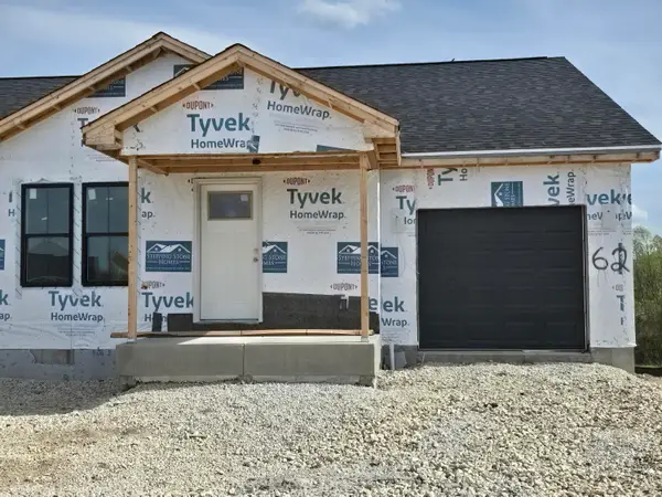 W219N16225 Primrose Ct, Jackson, WI 53037